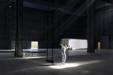 Pioverà, choreography by Anne Teresa De Keersmaeker inside the exhibition “Grand Bal” by Ann Veronica Janssens, Pirelli HangarBicocca, Milan